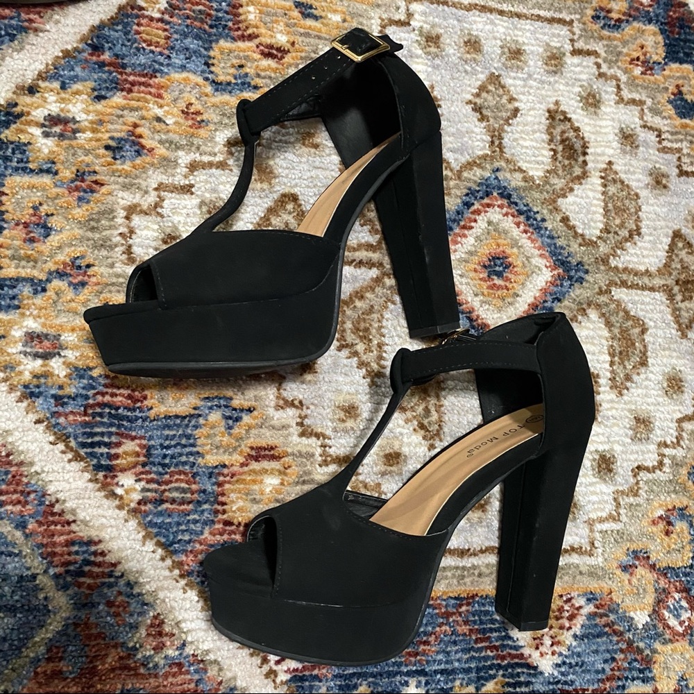 Black wedged heel